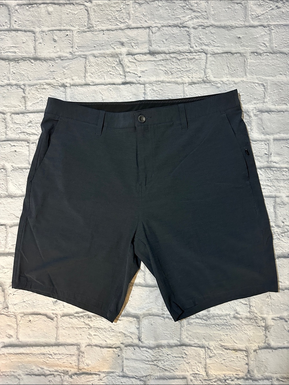 Vuori Aim Shorts Dark Gray Size 36